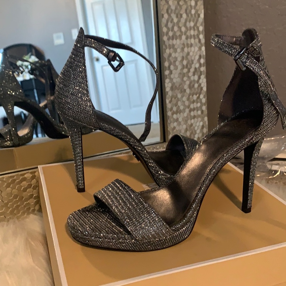 Michael Kors Hutton sandals